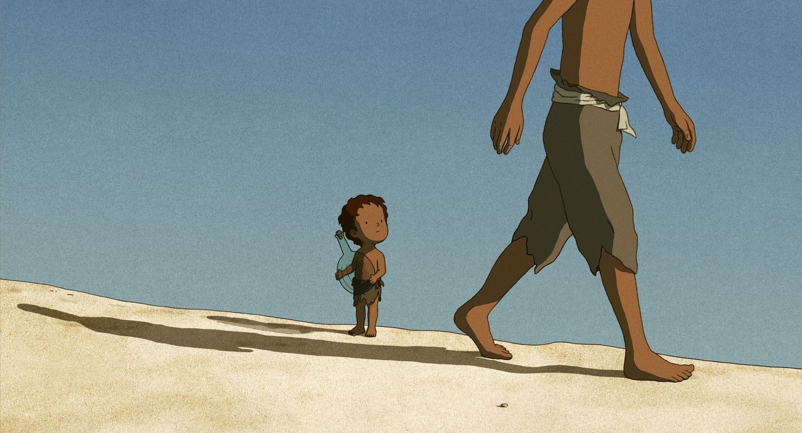 El niño camina junto a su padre