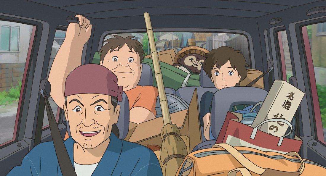 Los Ōiwa llevan a Anna en la camioneta cargada de trastos