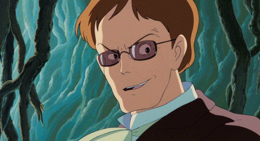 Primer plano de Muska con sus gafas oscuras