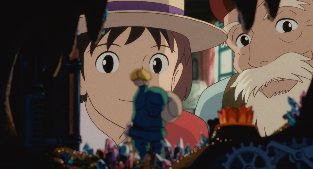 Nishi y Shizuku miran juntos el reloj restaurado