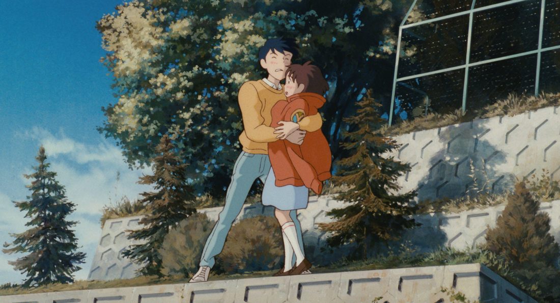 Seiji abraza a Shizuku al amanecer, junto al mirador