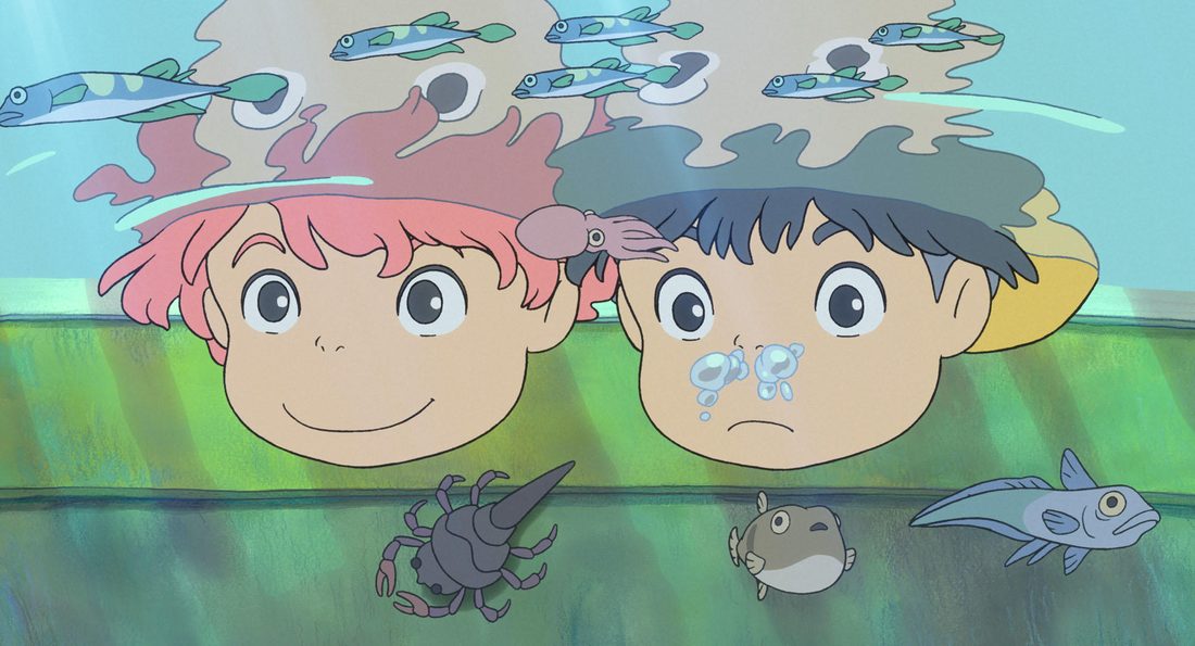 Sōsuke llora bajo el agua, con Ponyo a su lado