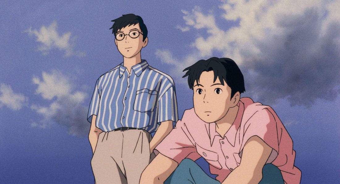 Yutaka, de pie en la ladera, junto a Taku